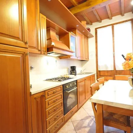 Lovely Adjacent To S.croce Square Appartement *