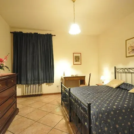 Lovely Adjacent To S.croce Square Florence