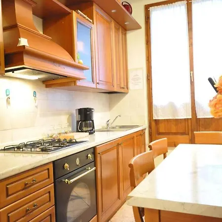 Lovely Adjacent To S.croce Square * Florence
